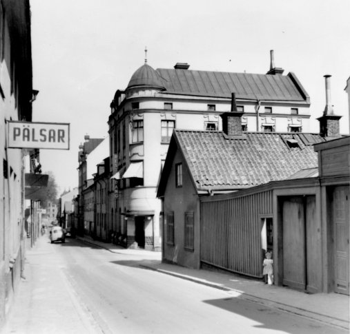 Norrköping - Tunnbindaregatan. "Valnöten" till höger.