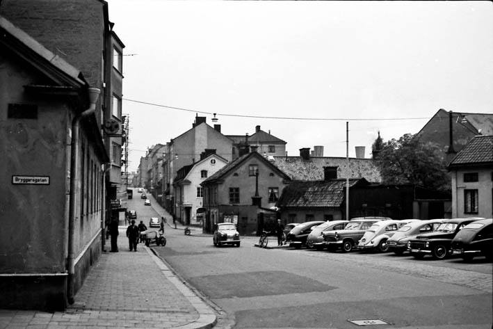 S:t Persgatan mot Dalen, möter Hantverkaregatan (Skomakaregatan) till höger. 1960-tal.
