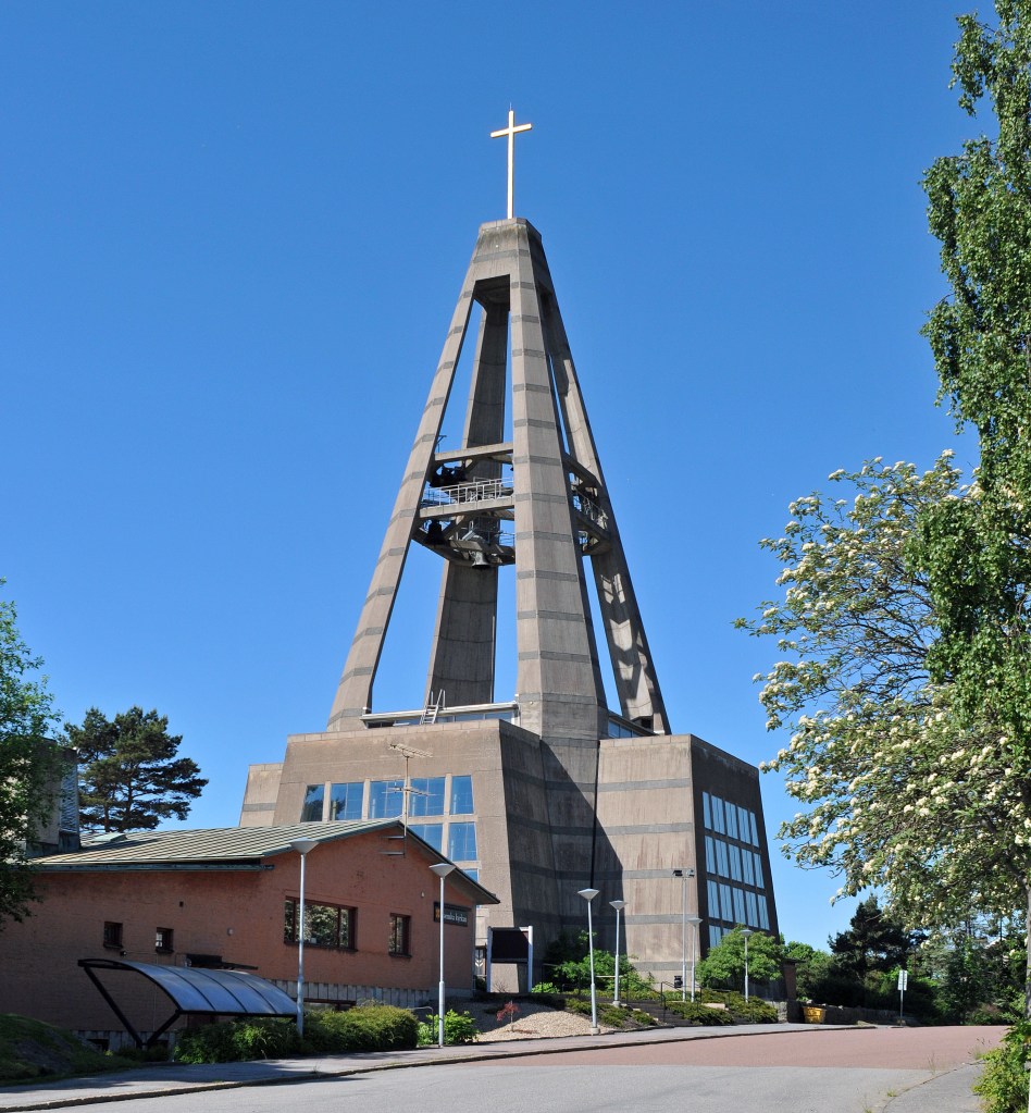 Oxelösund - Sankt Botvids kyrka, juni 2013. Bild från Wikipedia.