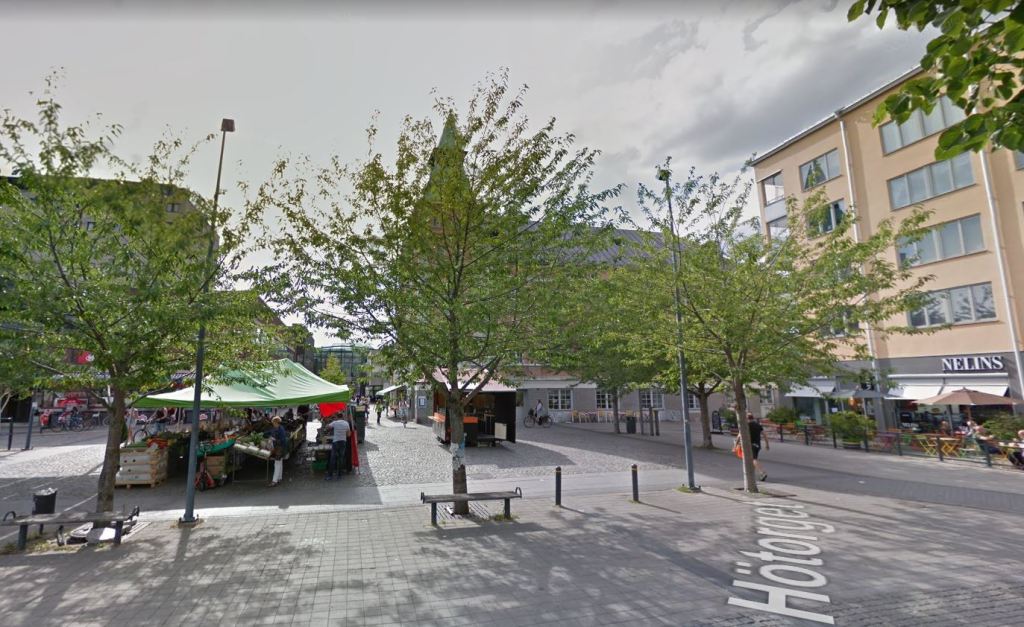 Norrköping - Sankt Persgatan aug 2017. Samma vy från Google Maps.