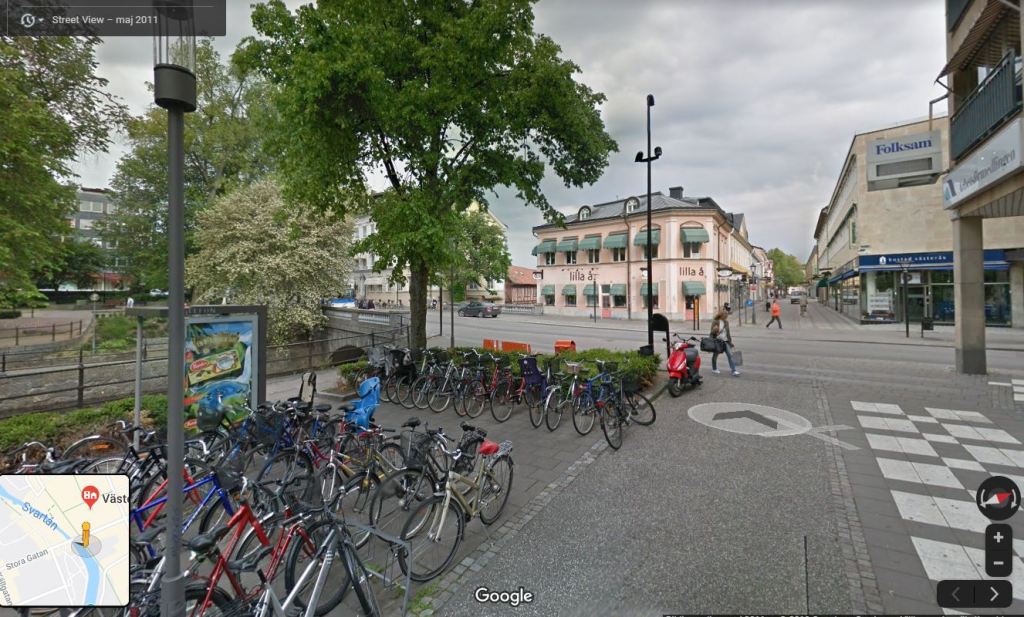 Västerås - utmed Svartån mot Stora Gatan över bron.